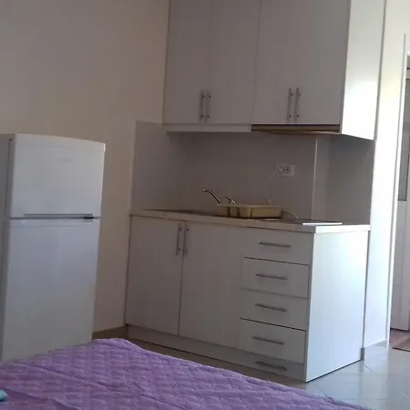 Stela Apartment Ksamil